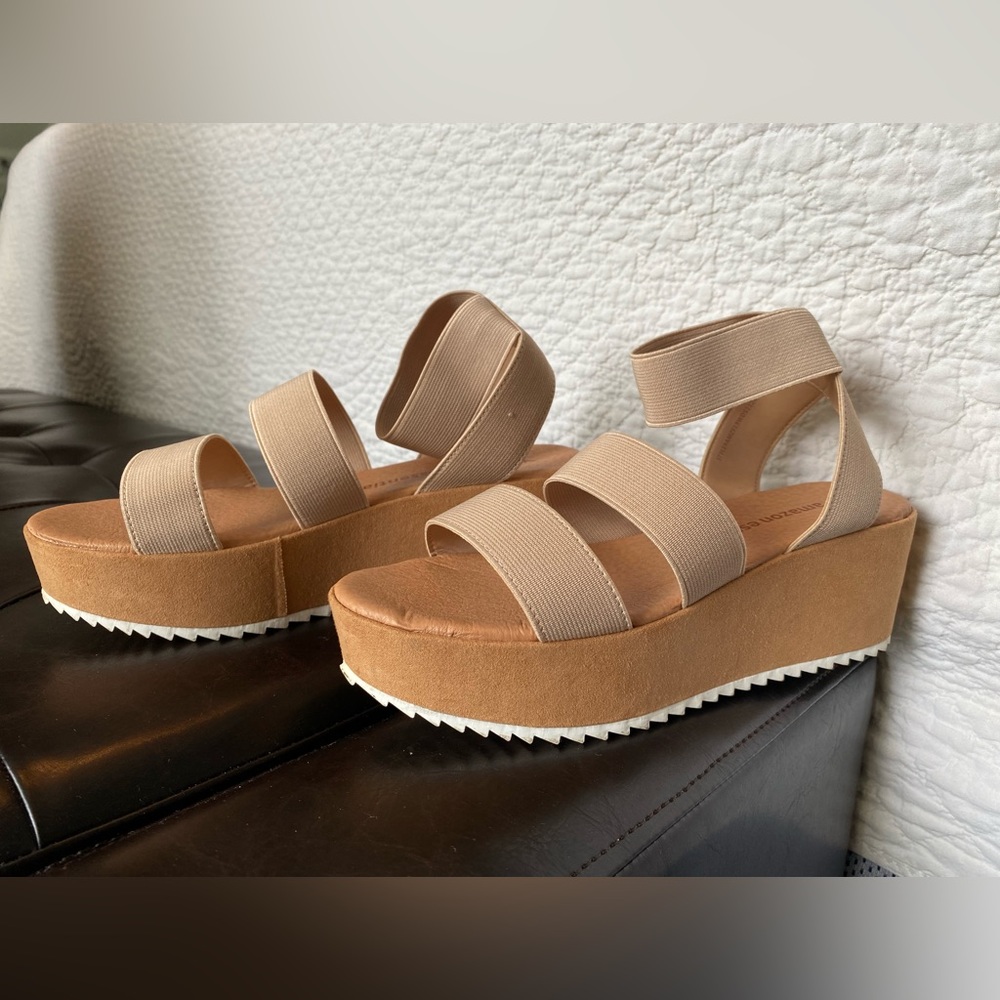 Nude sandal platform bottom